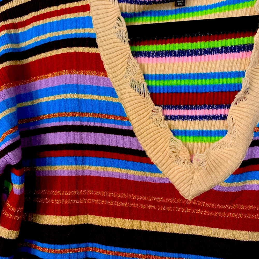 Distressed sweater - Picture 2 of 2